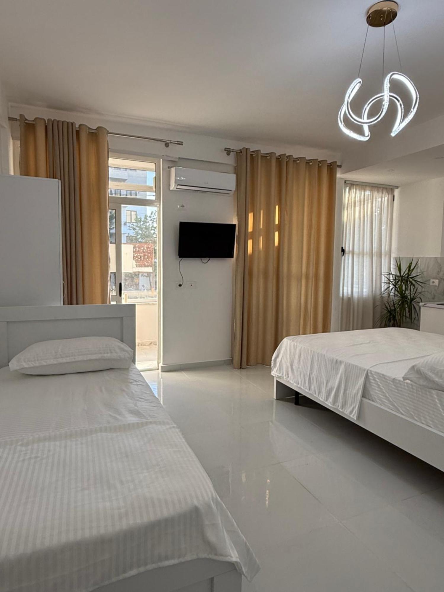 Elio'S Room Durres Exterior photo
