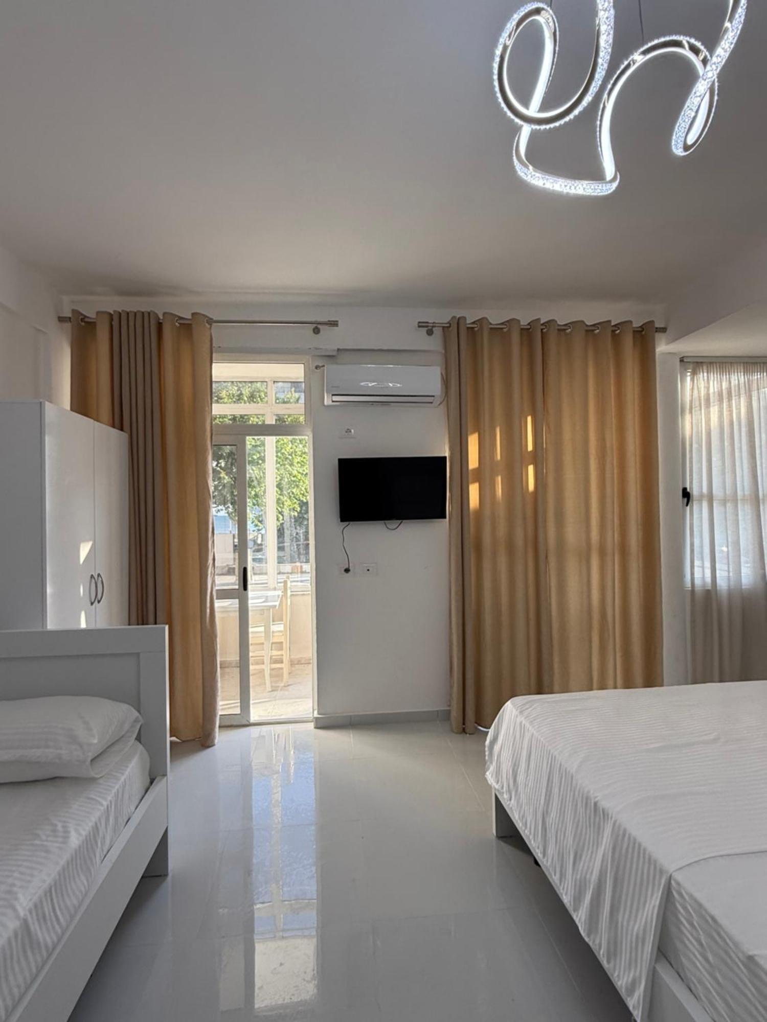 Elio'S Room Durres Exterior photo