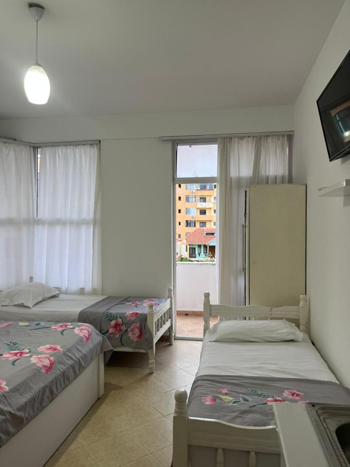 Elio'S Room Durres Exterior photo